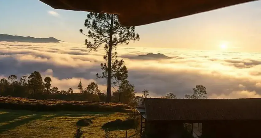 Vista espetacular para o nascer do sol em uma localização elevada