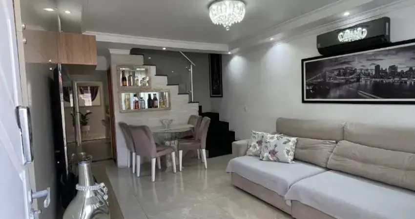 Lindo Sobrado na Vila Curuça; 2/4 sendo um suíte, com vaga de garagem