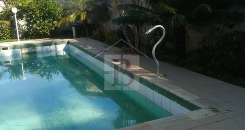 Casa de Luxo em Pendotiba: 6 Quartos, 2 Suítes, 2 Salas, 6 Banheiros, 4 Vagas de Garagem - Niterói-RJ