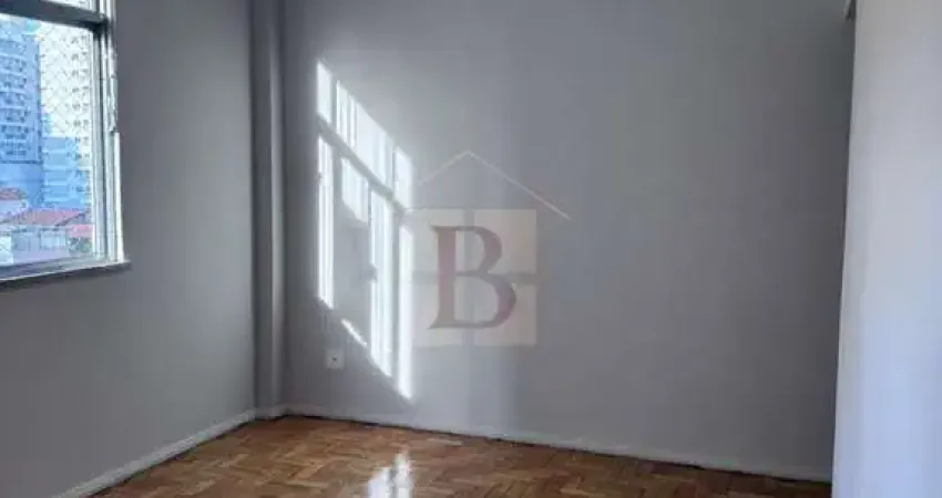 Apartamento à venda em Icaraí - Niterói-RJ - 2 quartos, 1 banheiro, 1 vaga - 70,00 m² de área.
