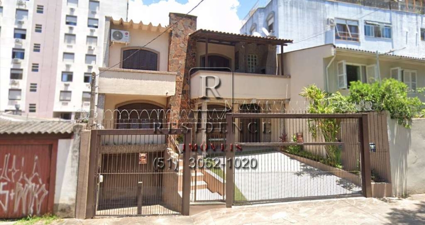 Imóvel de alto padrão em Higienópolis, Porto Alegre-RS: 3 quartos, 2 salas, 3 banheiros, 4 vagas de garagem, 287 m² de área. Venda ou Locação!