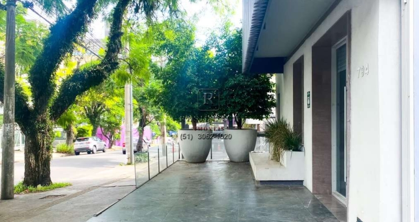 Loja comercial de alto padrão no coração do Moinhos de Vento: 6 salas, 4 banheiros, 270m² para locação em Porto Alegre-RS