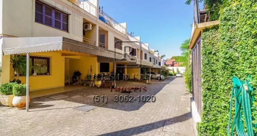 Casa de alto padrão em condomínio no bairro Teresópolis, Porto Alegre-RS: 3 quartos, 1 suíte, 2 salas, 3 banheiros, 2 garagens, 187m².