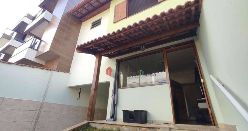 Bosque dos Pinheiros - Casa Duplex 3 Quartos - Quintal