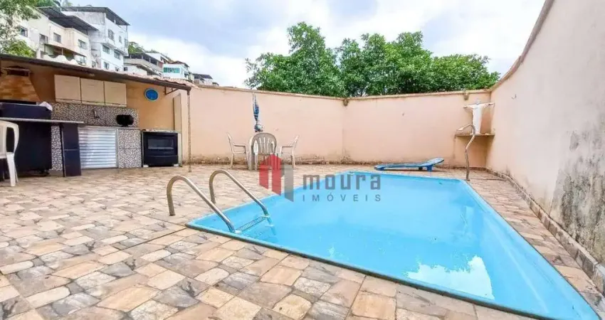 Casa com 3 quartos à venda na Rua Rosa Sffeir, Grajaú, Juiz de Fora