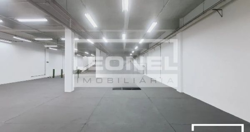 Salão comercial de 1600m² com 06 banheiros para locação - Campos Elíseos