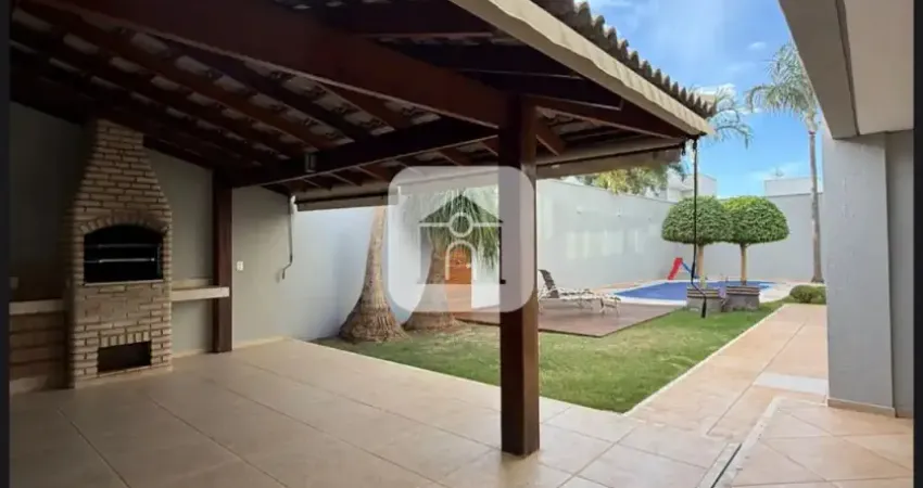 Casa com 3 quartos à venda no Jardim Karaíba, Uberlândia