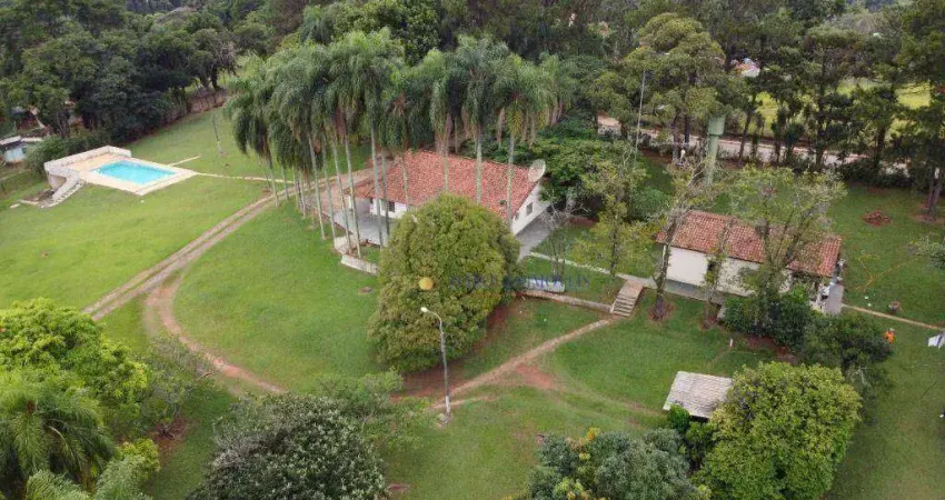 Chácara com 3 suites à venda, com 240m² construída e 12000m² de terreno por R$1.599.000 - Cabreúva/SP
