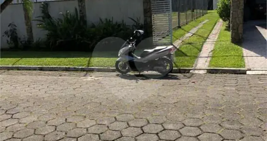 Terreno à venda no Jardim Acapulco, Guarujá