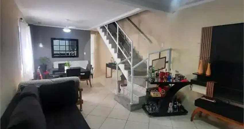 Casa com 4 quartos à venda na Rua Cataguases, Tupi, Praia Grande