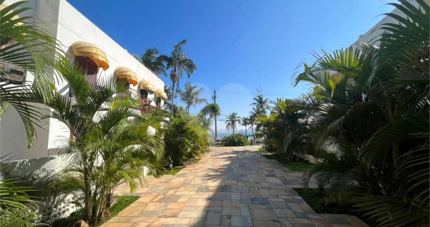 Casa em condomínio fechado com 4 quartos à venda na Avenida Miguel Stéfano, Enseada, Guarujá