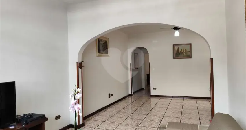 Casa com 3 quartos à venda na Rua Rio de Janeiro, Vila Belmiro, Santos