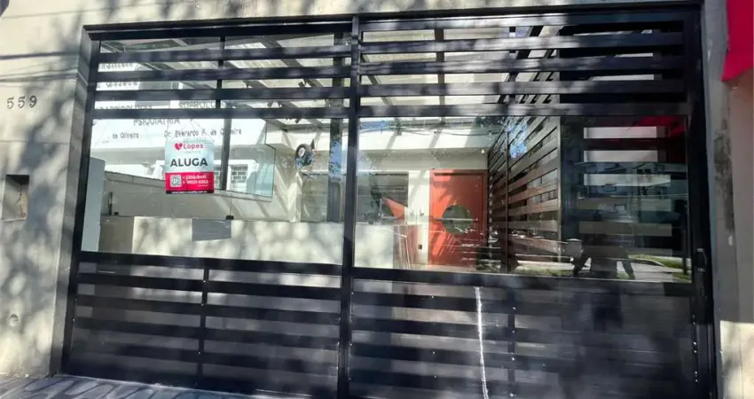 Casa para alugar na Avenida Siqueira Campos, Embaré, Santos