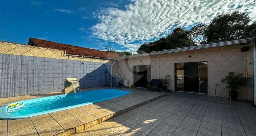 Casa com 2 quartos à venda na Rua Manoel Feliciano de Oliveira, Vila Mirim, Praia Grande