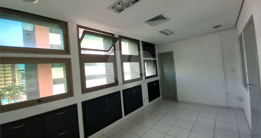 Sala comercial para alugar na Avenida Ana Costa, Vila Mathias, Santos