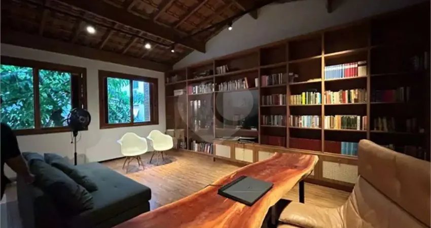 Casa com 3 quartos à venda na Alfredo Shammass, Marapé, Santos