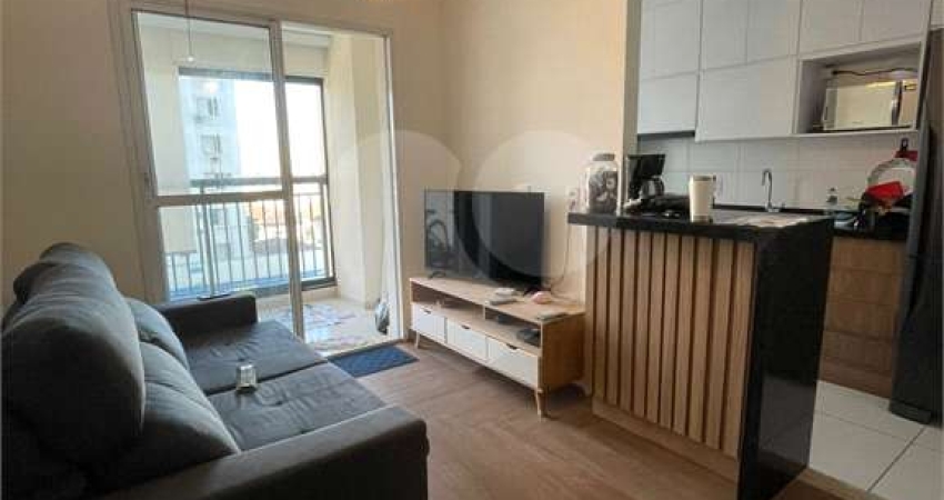Apartamento com 3 quartos para locação em Marapé - SP