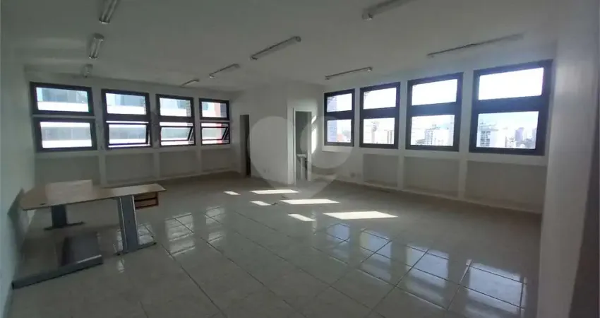 Sala comercial para alugar na Avenida Ana Costa, Vila Mathias, Santos