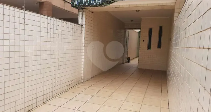 Casa com 3 quartos à venda na Avenida Marechal Deodoro, Vila Valença, São Vicente