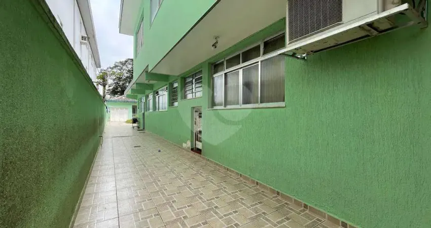 Casa comercial à venda no Gonzaga, Santos