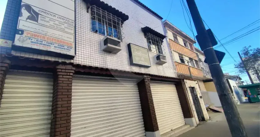 Prédio à venda no Embaré, Santos 