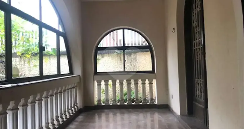 Casa com 4 quartos para alugar no Boqueirão, Santos