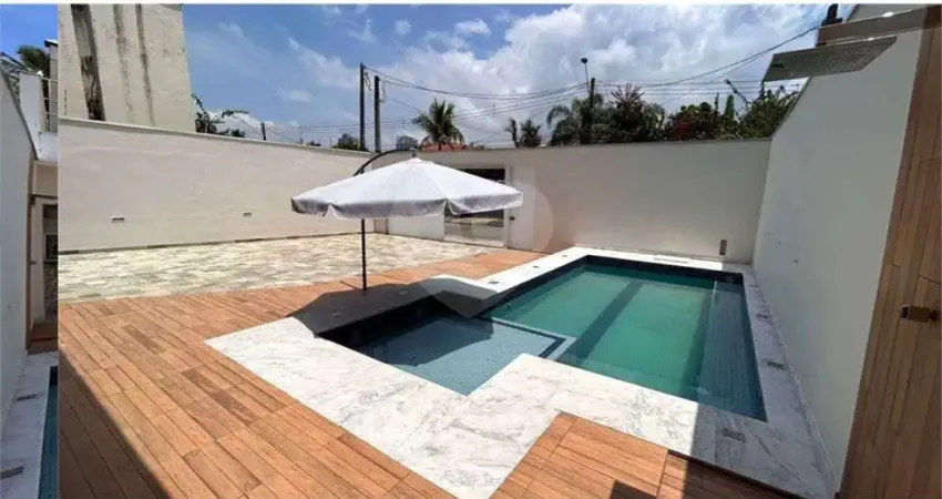 Casa com 5 quartos à venda na Rua Ricardo Severo, 208, Jardim Virgínia, Guarujá