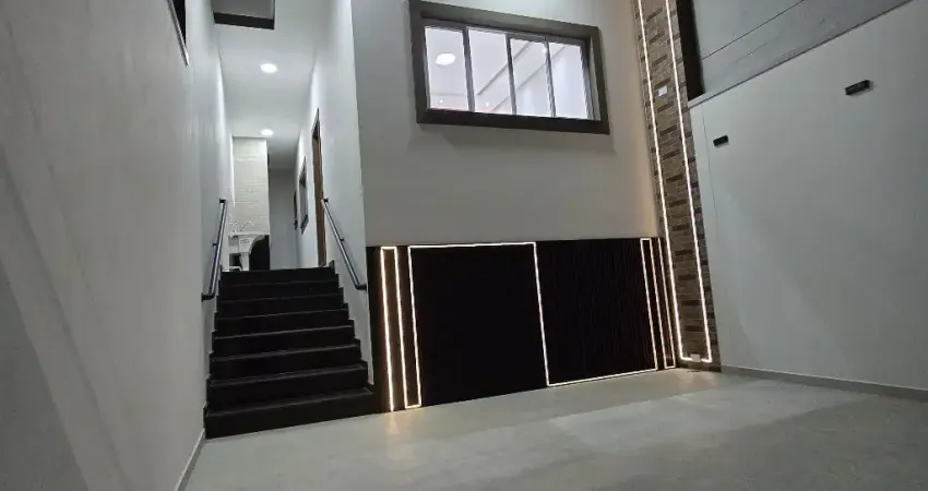 Casa térria Maravilhosa / 3 dorms, 1 Suíte / Documentação ok / Aceita Permuta / Aceita Financiamento.