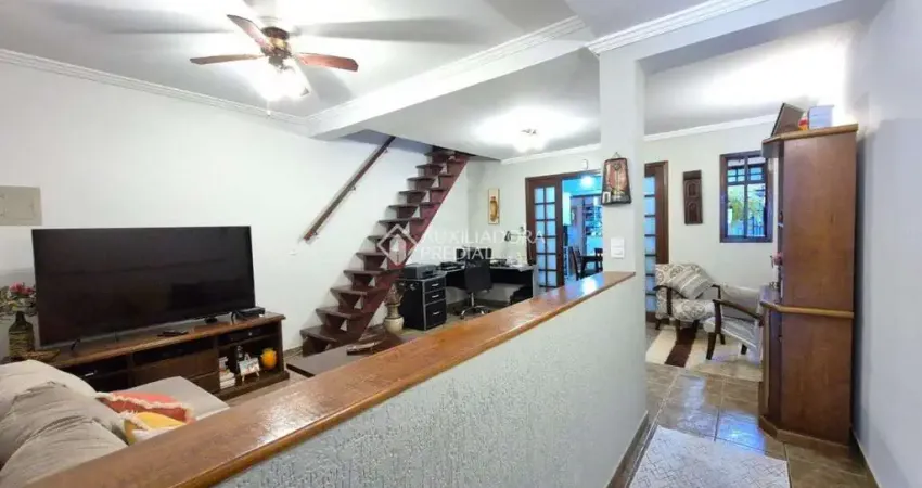 Sobrado à venda no bairro assunção 3 dormitórios, 194m², espaço e conforto por r$ 698.000