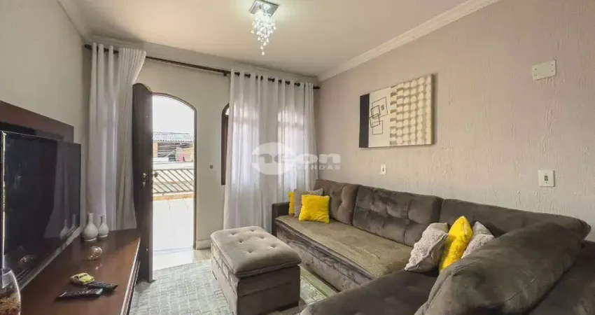 Sobrado bem localizado com 3 quartos, sendo 01 suíte e 3 vagas de garagem