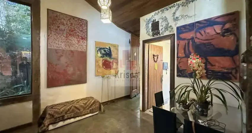 Oásis Verde no Coração da Granja Viana ? Ideal para Residencial ou Comercial!
