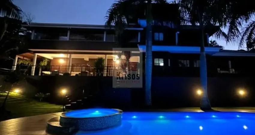 Espetacular casa nova na fazendinha: espaço, conforto e privacidade em meio à natureza.