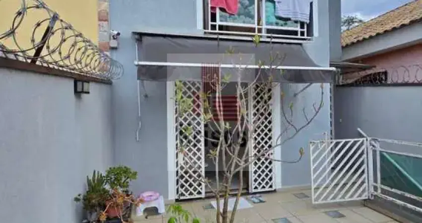 Lindo sobrado com área gourmet completa no km 16 da raposo tavares!