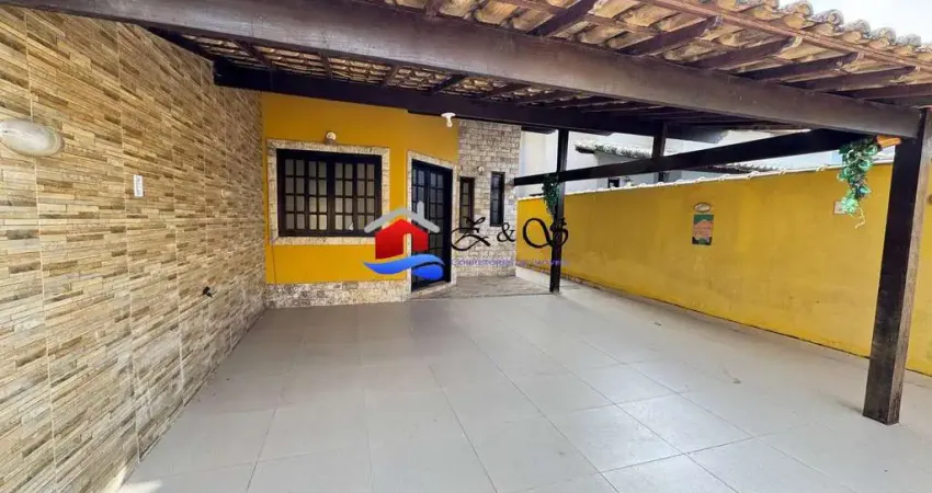 Ótima casa de dois quartos, entre as ruas 34/33, há tres qd da praia.