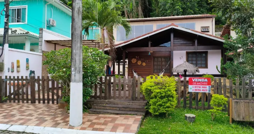 Linda casa litorania com dois quartos na fazenda muriqui rj.