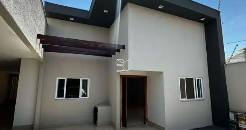 Casa  Com 3 Quatos 1 suite, Moveis Planejados, 4 Vagas de Carros, Energia Solar.