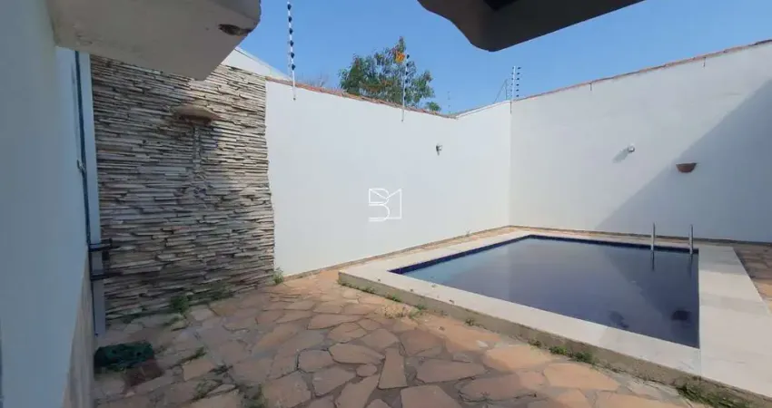 Casa a Venda, 3 Quartos 2 Suites, Lavanderia Lavabo Piscina, 4 Garagens de Carro