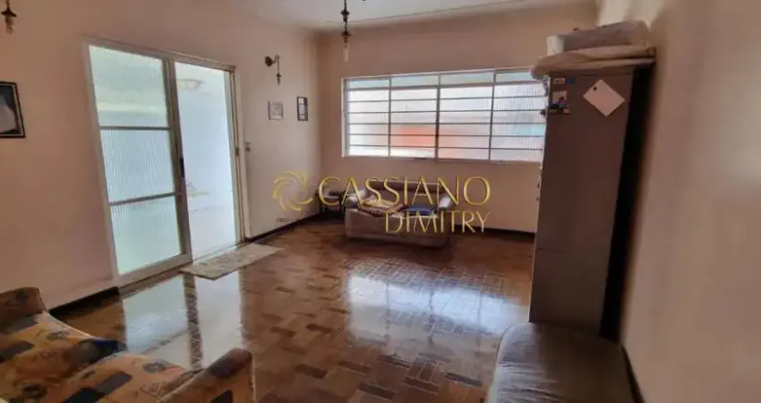 Casa à venda de 258m² | 03 dormitórios, sendo 01 suíte e 02 vagas de garagem | Vila Adyana - São José dos Campos |