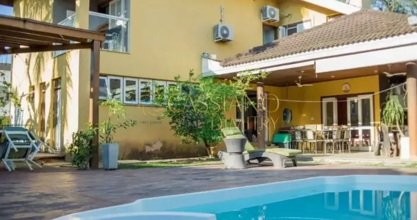 Casa à venda de 380m² |05 suítes, 06 banheiros e 09 vagas de garagem | Condomínio Terras  De Sant`Anna - Jardim Altos de Santana I - Jacareí