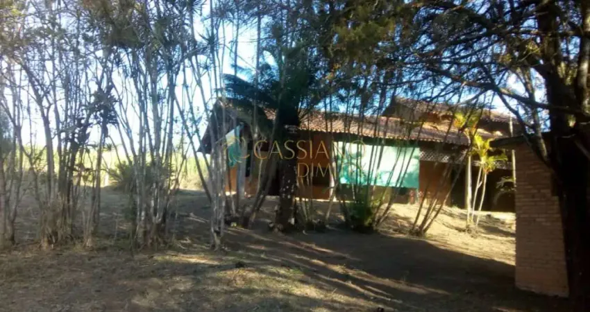 Chácara à venda de 190m² | 02 dormitórios, 01 banheiro e 10 vagas de garagem | santa rita - caçapava |