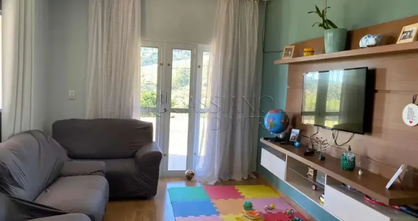 Chácara à venda de 270m² | 03 dormitórios, sendo todos suítes e 06 vagas de garagem | Chácara Bela Vista - Caçapava |