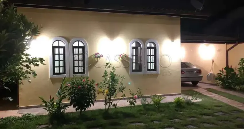 Casa térrea à venda de 120m² | 02 dormitórios, sendo suítes e 04 vagas de garagem | jardim britânia | caraguatatuba |