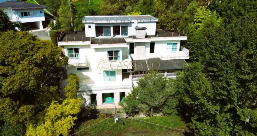 Casa à venda de 595,87m² | 03 dormitóriois, sendo suítes e 05 vagas de garagem | residencial ecológico parque da mantiqueira - rio preto | santo antônio do pinhal |