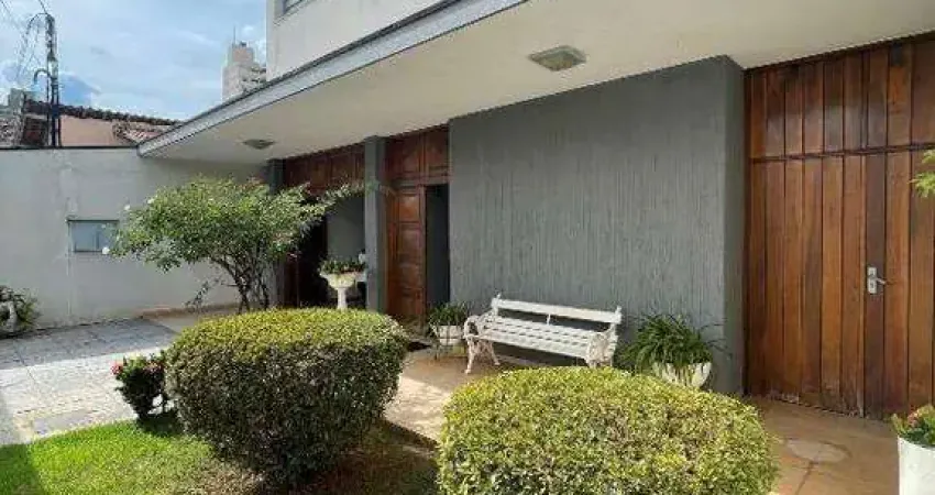 Casa à venda, 2 vagas, Centro - Araras/SP