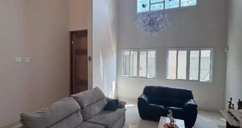 Casa à venda, 3 quartos, 1 suíte, 4 vagas, Jardim Belvedere - Araras/SP