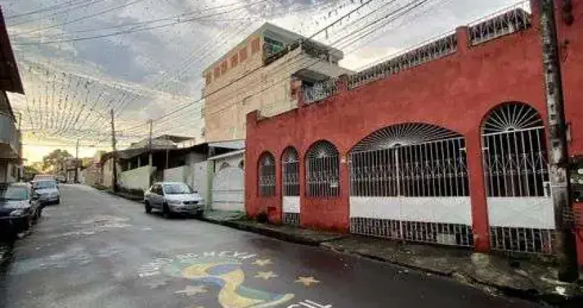 Casa para venda possui 250 m2 com 3 quartos em São Jorge - Manaus - Amazonas