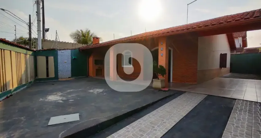 Casa com 3 Quartos, 100 metros da Praia -Escriturada em Itanhaém
