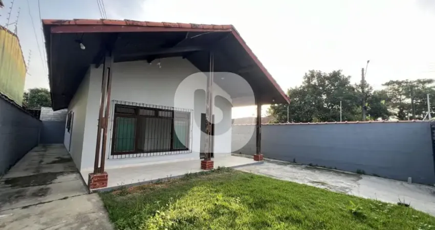 Casa na Praia, com 3 Quartos, perto do centro, escriturada