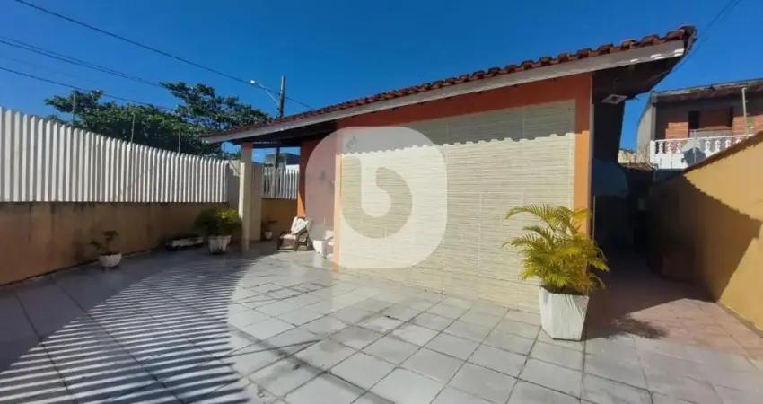 Casa com 4 quartos à venda na Avenida Brasil, 250, Balneário Gaivota, Itanhaém