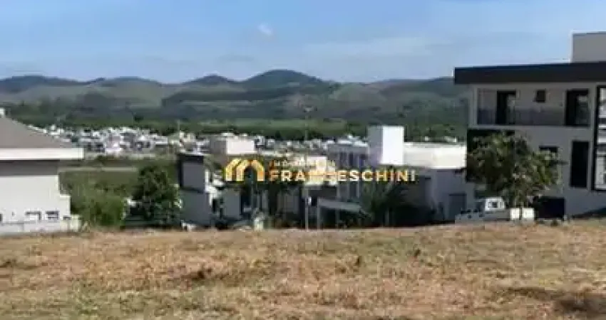 VENDA - TERRENO DE ESQUINA - CONDOMÍNIO FECHADO - 739M2 - URBANOVA - ALTO PADRÃO